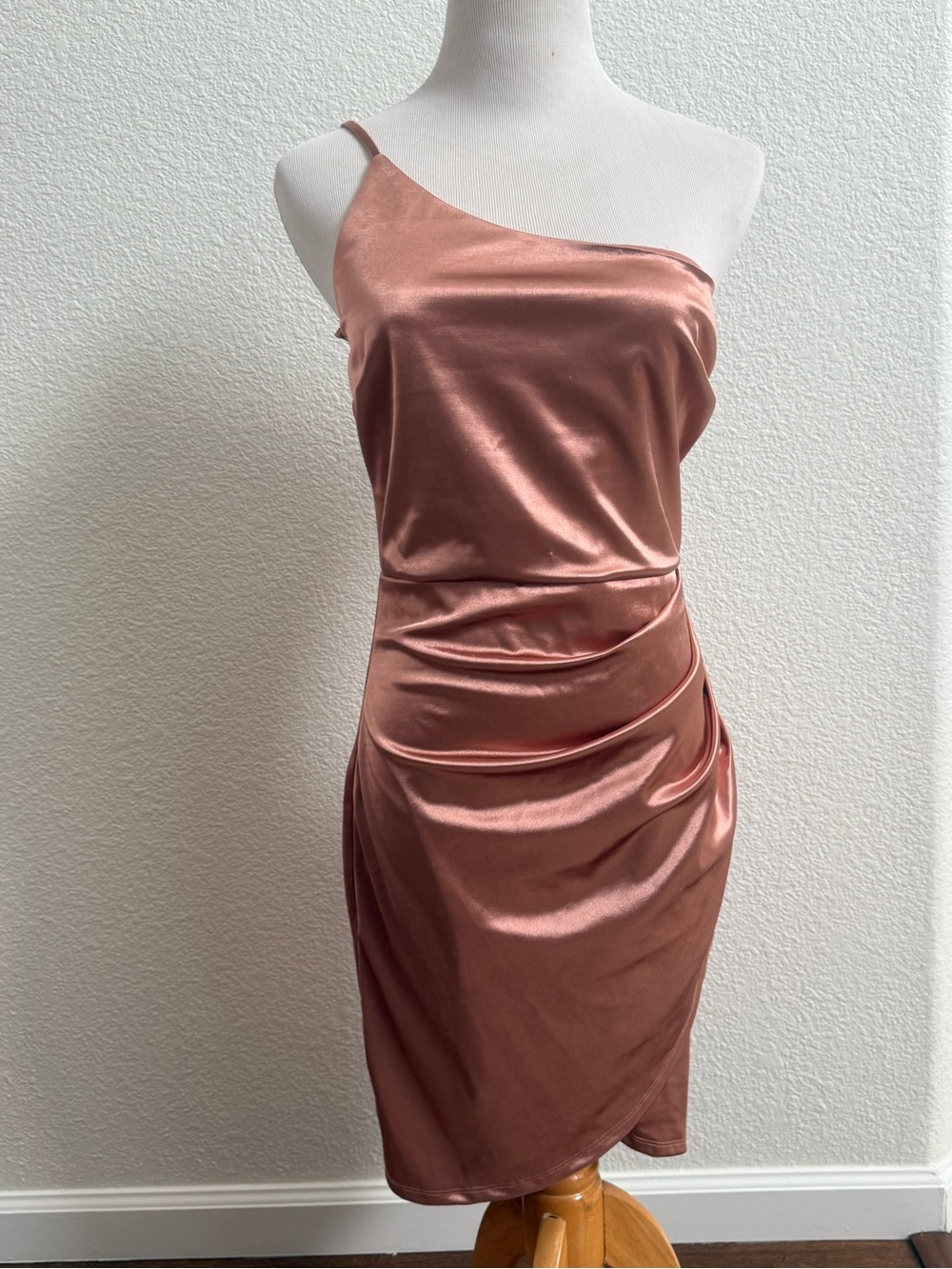 Women's One Shoulder Ruched Satin Mini Dress